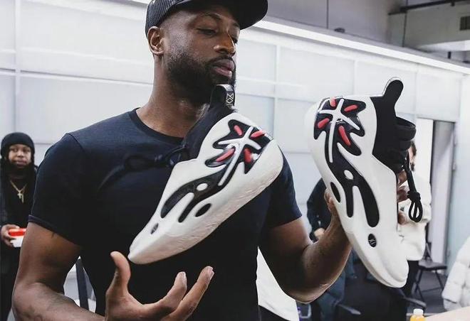 欧冠淘汰赛前瞻：巴萨对阵曼联,（巴萨迎战曼联：欧冠淘汰赛前瞻）