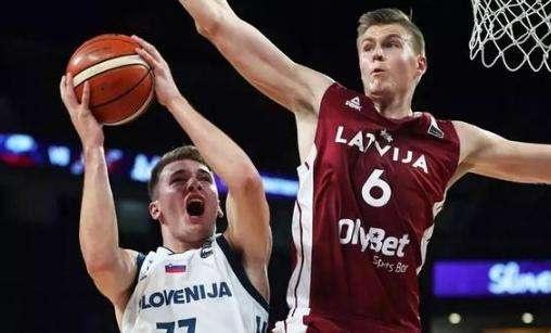 美记：杨瀚森需要调整呼吸和节奏&开拓者该找个成年人防守埃迪（美记：杨瀚森需理顺呼吸与节奏，开拓者应派成熟防守者盯防埃迪）