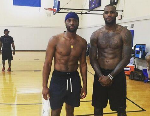 多位名宿怒批萨拉赫：他的行为会给利物浦带来麻烦，应该道歉（多名足坛名宿痛斥萨拉赫：此举恐为利物浦招致麻烦，呼吁其公开道歉）