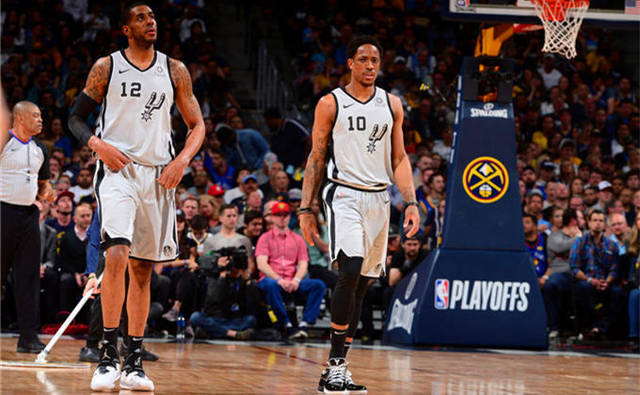 川超联赛公布多起争议判罚评议结果，多位裁判被停哨（川超联赛通报多起争议判罚评议，数名裁判遭停哨处理）