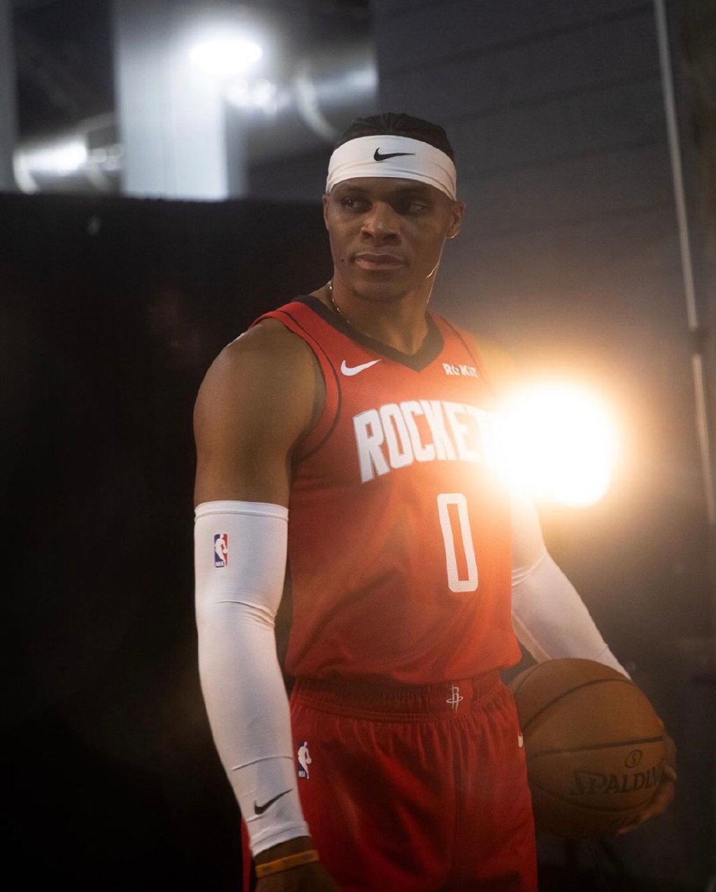 半场战报：热那亚1-1维罗纳，洛伦佐-科隆博建功，拉菲克-贝尔加利破门（半场速递：热那亚1-1维罗纳，洛伦佐-科隆博与拉菲克-贝尔加利各入一球）