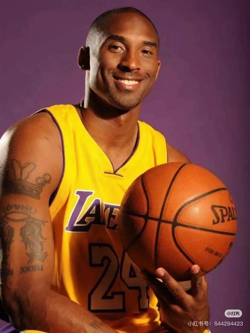 环足奖年度最佳中场候选：维尔茨、若昂-内维斯、佩德里在列（维尔茨、若昂·内维斯、佩德里入围环足奖年度最佳中场）