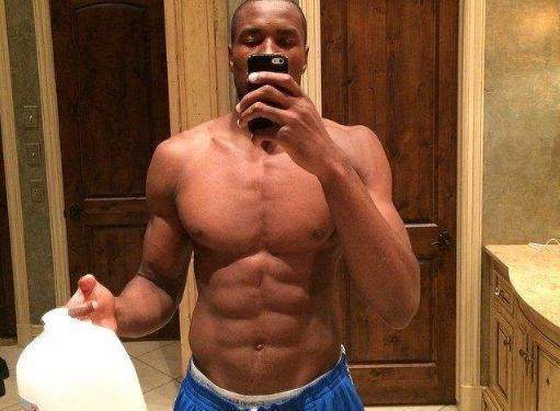 这庆祝动作太有梗了（这庆祝动作笑点拉满）