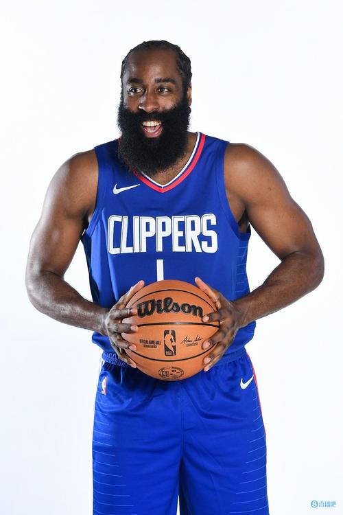 官方：德甲、德乙球场内的记分牌和屏幕将显示实际补时时间（官方宣布：德甲德乙赛场记分牌与大屏将同步显示实际补时时长）